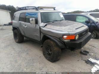 TOYOTA FJ CRUISER