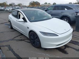 TESLA MODEL 3 REAR-WHEEL DRIVE