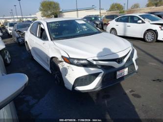 TOYOTA CAMRY SE