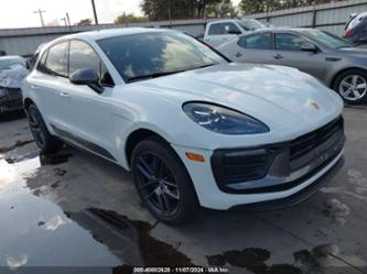 PORSCHE MACAN T