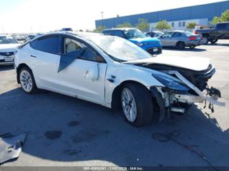 TESLA MODEL 3 REAR-WHEEL DRIVE