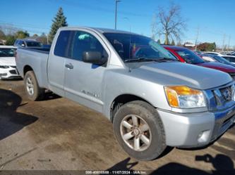 NISSAN TITAN SV