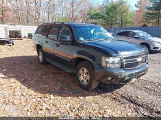 CHEVROLET SUBURBAN LT