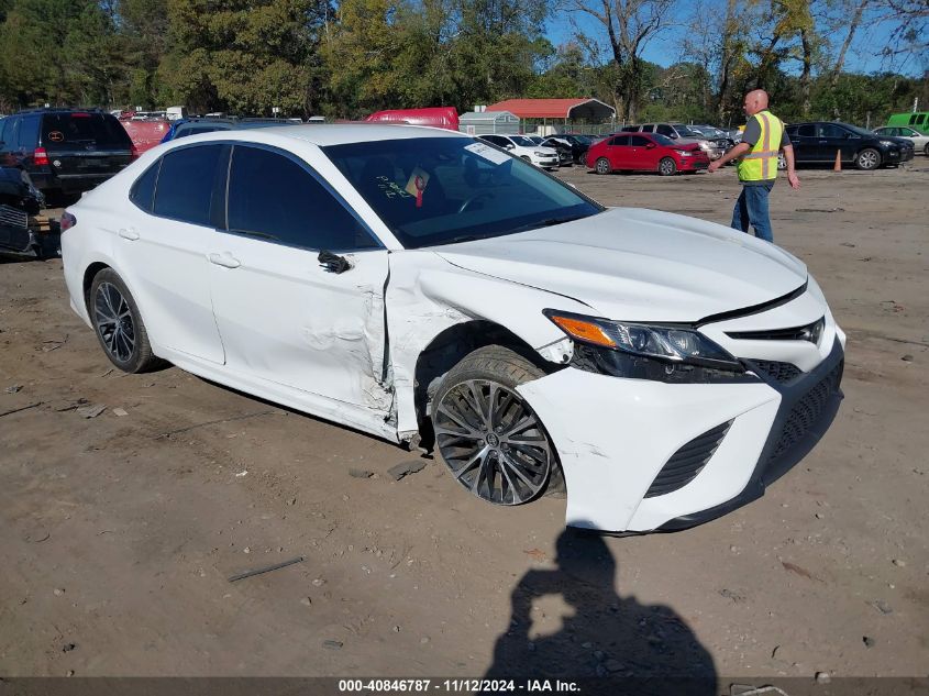 TOYOTA CAMRY SE