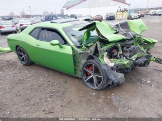 DODGE CHALLENGER SRT8