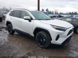 TOYOTA RAV4 HYBRID SE