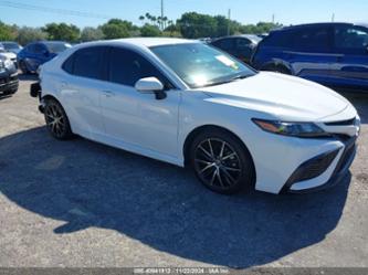 TOYOTA CAMRY HYBRID SE HYBRID