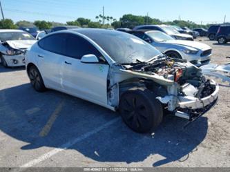 TESLA MODEL 3 REAR-WHEEL DRIVE