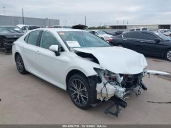 TOYOTA CAMRY HYBRID XLE