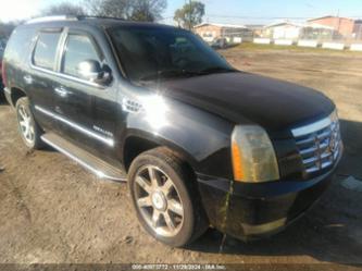 CADILLAC ESCALADE LUXURY