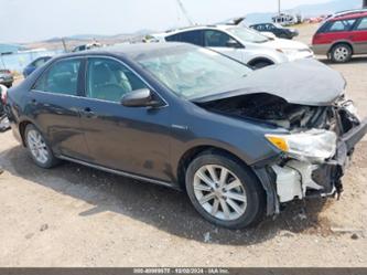 TOYOTA CAMRY HYBRID XLE