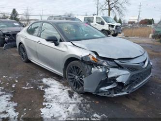 TOYOTA CAMRY HYBRID XSE