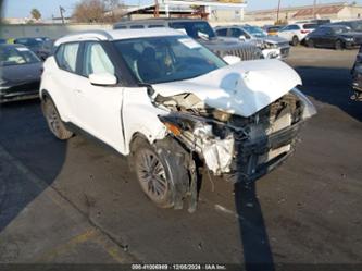 NISSAN KICKS SV