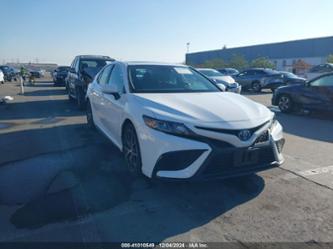 TOYOTA CAMRY HYBRID SE