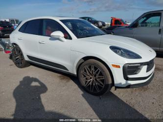 PORSCHE MACAN T