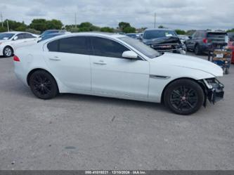 JAGUAR XE 25T PREMIUM