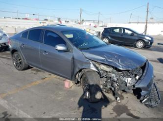 VOLVO S60 T5 DYNAMIC