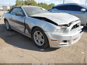 FORD MUSTANG V6