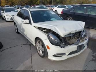 MERCEDES-BENZ C-CLASS LUXURY/SPORT