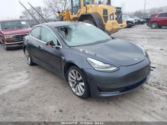 TESLA MODEL 3 LONG RANGE/PERFORMANCE