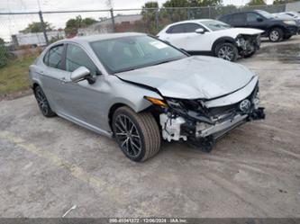 TOYOTA CAMRY SE