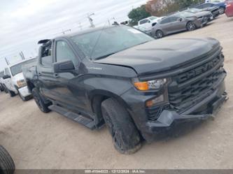 CHEVROLET SILVERADO 1500 2WD SHORT BED CUSTOM