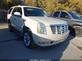 CADILLAC ESCALADE LUXURY