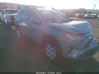 TOYOTA RAV4 HYBRID XLE