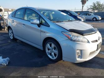 TOYOTA PRIUS V