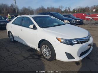 TOYOTA CAMRY HYBRID LE