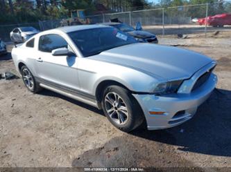 FORD MUSTANG V6 PREMIUM