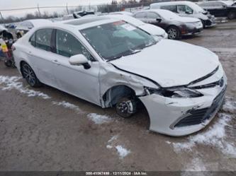 TOYOTA CAMRY HYBRID XLE HYBRID