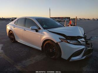 TOYOTA CAMRY HYBRID XSE