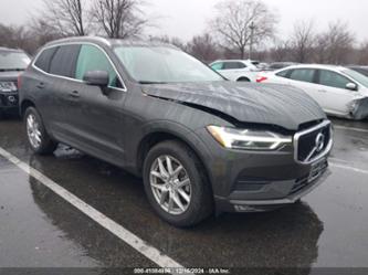 VOLVO XC60 T5 MOMENTUM