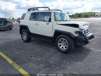 TOYOTA FJ CRUISER