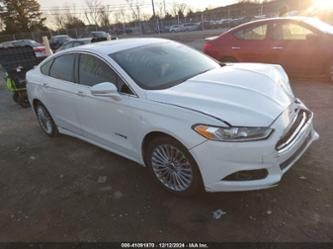 FORD FUSION HYBRID TITANIUM