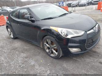 HYUNDAI VELOSTER BASE W/RED/BLACK