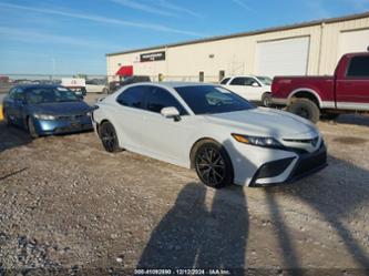 TOYOTA CAMRY SE