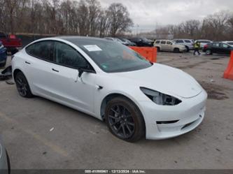 TESLA MODEL 3 REAR-WHEEL DRIVE