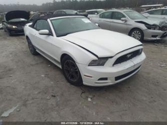 FORD MUSTANG V6 PREMIUM