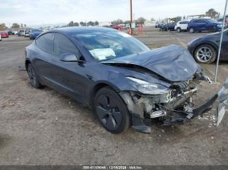 TESLA MODEL 3 REAR-WHEEL DRIVE