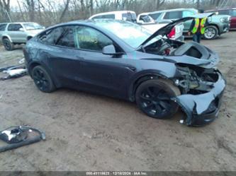 TESLA MODEL Y LONG RANGE DUAL MOTOR ALL-WHEEL DRIVE