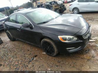 VOLVO S60 T5 PLATINUM