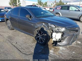 TOYOTA CAMRY SE