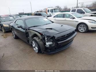 DODGE CHALLENGER SXT AWD