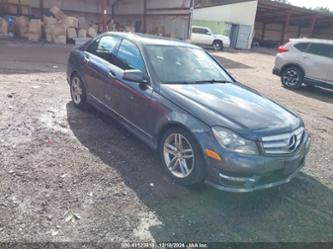 MERCEDES-BENZ C-CLASS LUXURY/SPORT