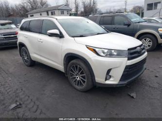 TOYOTA HIGHLANDER SE