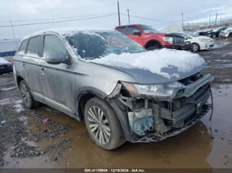 MITSUBISHI OUTLANDER SE