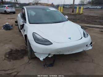 TESLA MODEL 3 REAR-WHEEL DRIVE