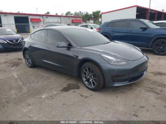 TESLA MODEL 3 REAR-WHEEL DRIVE